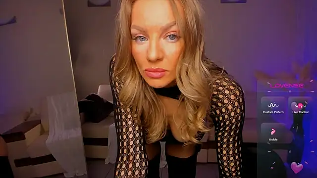 Snapshot of Oliva_Candy chatting on 06/03/26, 06:57 Oliva Candy online show from 06/03/26, 06:57