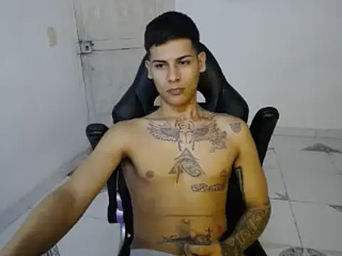 Snapshot of Clyde019 chatting on 12/28/24, 05:23 Clyde019 online show from 12/28/24, 05:23