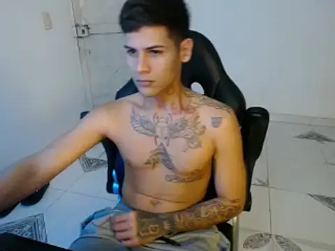 Snapshot of Clyde019 chatting on 01/04/25, 06:19 Clyde019 online show from 01/04/25, 06:19