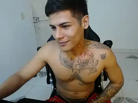 Snapshot of Clyde019 chatting on 01/05/25, 10:29 Clyde019 online show from 01/05/25, 10:29