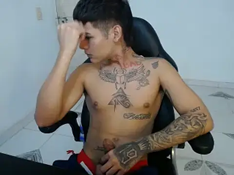 Snapshot of Clyde019 chatting on 01/07/25, 05:53 Clyde019 online show from 01/07/25, 05:53