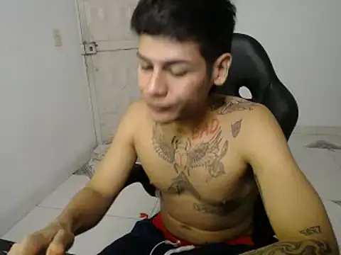 Snapshot of Clyde019 chatting on 01/16/25, 02:09 Clyde019 online show from 01/16/25, 02:09