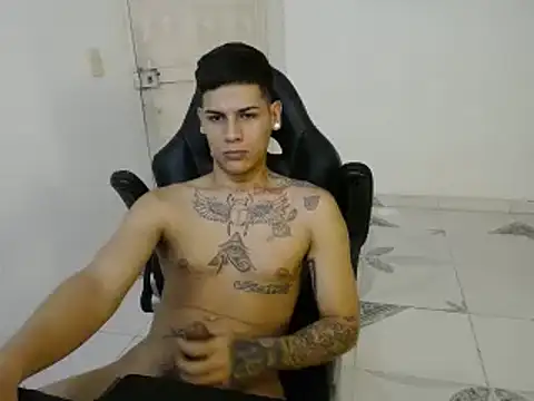 Snapshot of Clyde019 chatting on 01/23/25, 12:14 Clyde019 online show from 01/23/25, 12:14