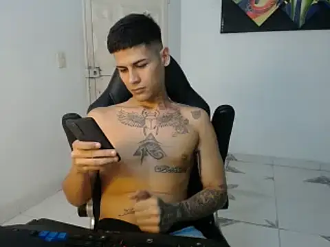 Snapshot of Clyde019 chatting on 02/05/25, 09:29 Clyde019 online show from 02/05/25, 09:29