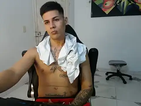 Snapshot of Clyde019 chatting on 02/06/25, 10:10 Clyde019 online show from 02/06/25, 10:10