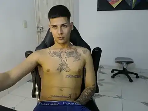 Snapshot of Clyde019 chatting on 02/08/25, 12:06 Clyde019 online show from 02/08/25, 12:06