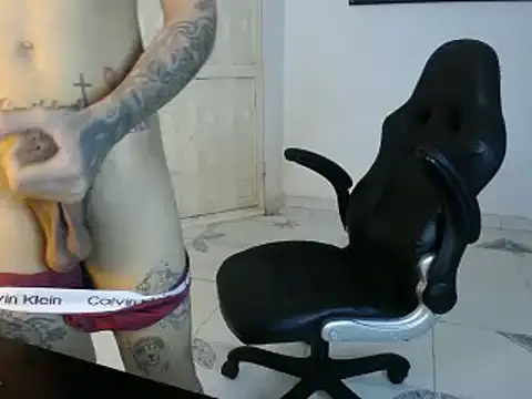 Snapshot of Clyde019 chatting on 02/13/25, 08:55 Clyde019 online show from 02/13/25, 08:55