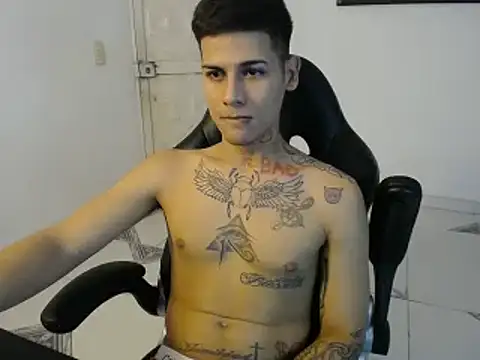 Snapshot of Clyde019 chatting on 02/14/25, 08:48 Clyde019 online show from 02/14/25, 08:48