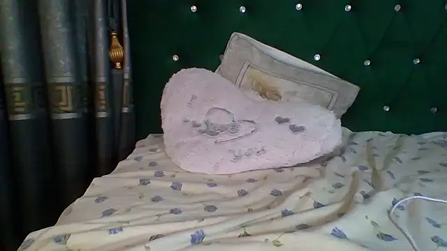 LeydiLi online show from 03/19/25, 10:20