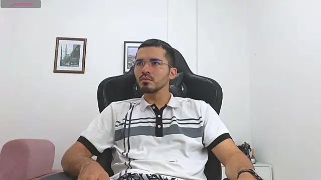 Massimoo 07 online show from 12/04/25, 02:37