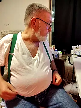 viejo oso online show from 10/11/25, 09:41