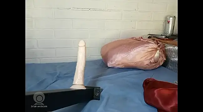 naughtyuki00 online show from 02/15/25, 09:59