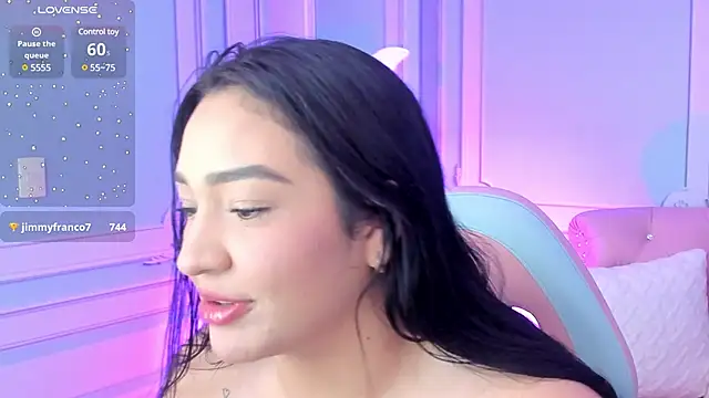 Snapshot of stefany_duque1_ chatting on 12/31/24, 11:53 stefany duque1  online show from 12/31/24, 11:53