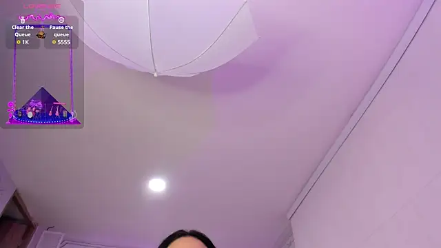 Snapshot of stefany_duque1_ chatting on 02/07/25, 07:07 stefany duque1  online show from 02/07/25, 07:07
