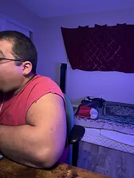 Snapshot of cloudy_couple444 chatting on 12/25/24, 04:22 cloudy couple444 online show from 12/25/24, 04:22