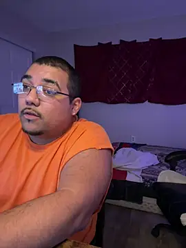 Snapshot of cloudy_couple444 chatting on 01/03/25, 11:57 cloudy couple444 online show from 01/03/25, 11:57