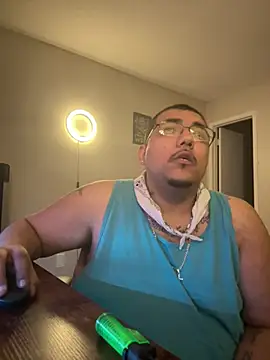 Snapshot of cloudy_couple444 chatting on 02/03/25, 02:36 cloudy couple444 online show from 02/03/25, 02:36