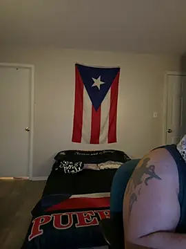 Snapshot of cloudy_couple444 chatting on 02/05/25, 08:43 cloudy couple444 online show from 02/05/25, 08:43