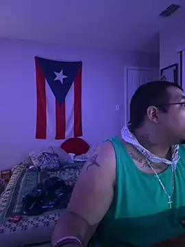 Snapshot of cloudy_couple444 chatting on 02/21/25, 08:29 cloudy couple444 online show from 02/21/25, 08:29