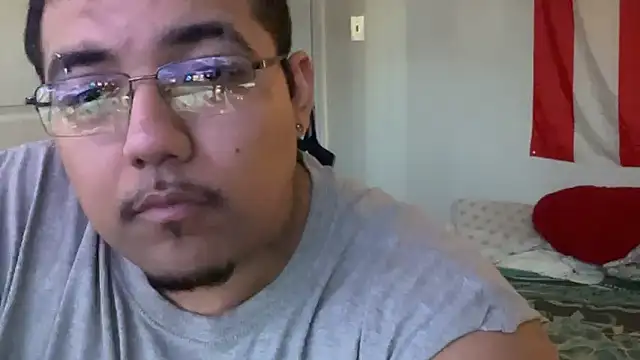 Snapshot of cloudy_couple444 chatting on 02/21/25, 03:43 cloudy couple444 online show from 02/21/25, 03:43