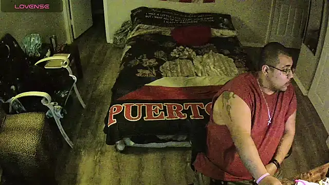 Snapshot of cloudy_couple444 chatting on 02/25/25, 06:36 cloudy couple444 online show from 02/25/25, 06:36