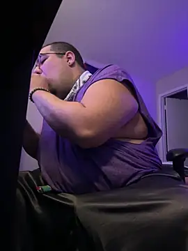 Snapshot of cloudy_couple444 chatting on 03/09/25, 04:49 cloudy couple444 online show from 03/09/25, 04:49