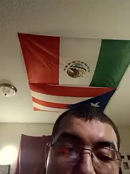 Snapshot of cloudy_couple444 chatting on 09/27/25, 08:03 cloudy couple444 online show from 09/27/25, 08:03