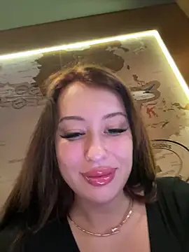 Snapshot of AndreaMood chatting on 03/21/25, 03:44 AndreaMood online show from 03/21/25, 03:44