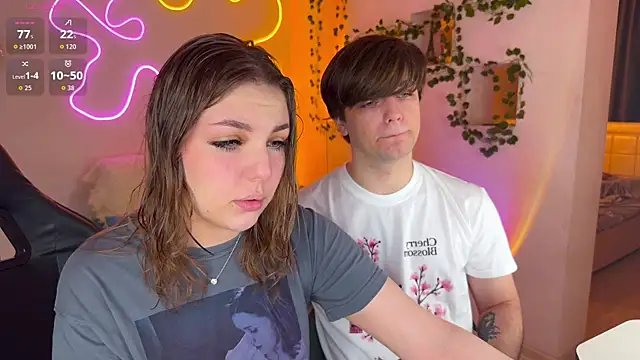 RobertAndLinela online show from 11/04/25, 02:05