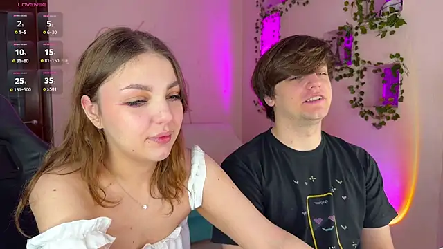 RobertAndLinela online show from 12/01/25, 02:27