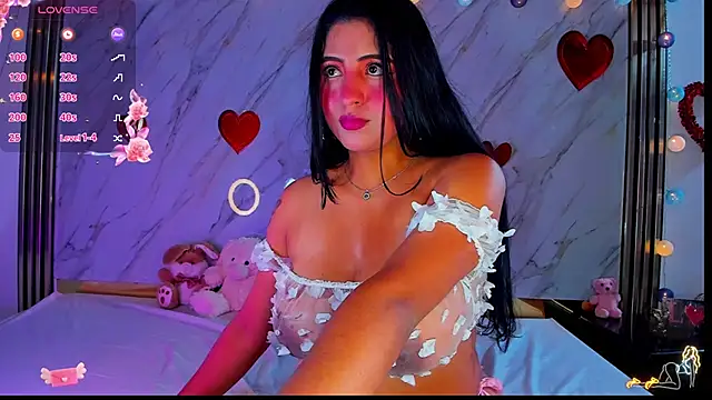 Snapshot of Lana_Parker_01 chatting on 06/16/26, 12:35 Lana Parker 01 online show from 06/16/26, 12:35