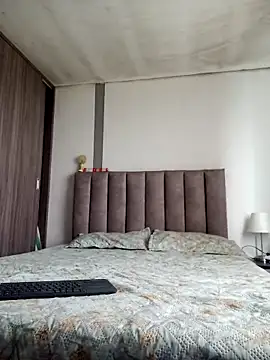 Snapshot of VictoriaMolina chatting on 10/22/25, 01:11 VictoriaMolina online show from 10/22/25, 01:11