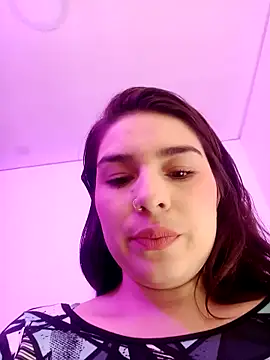 Snapshot of VictoriaMolina chatting on 11/12/25, 12:55 VictoriaMolina online show from 11/12/25, 12:55