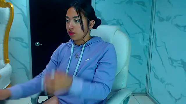 IsabellRodriguez18 online show from 02/18/25, 10:16