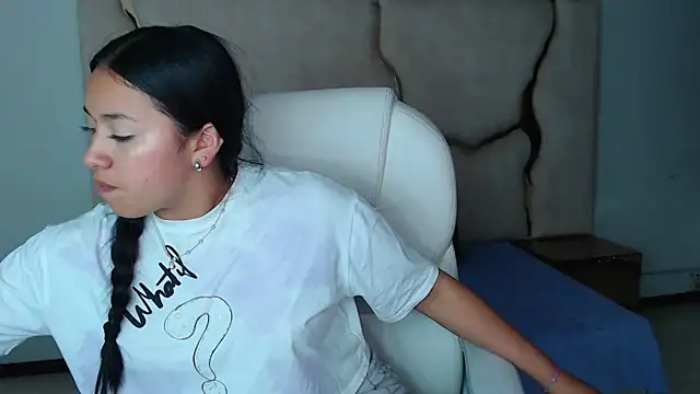 IsabellRodriguez18 online show from 02/28/25, 07:37