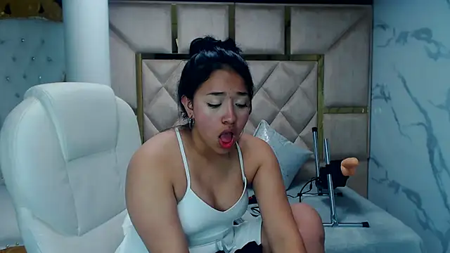 IsabellRodriguez18 online show from 03/01/25, 03:43