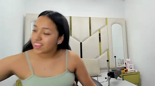 IsabellRodriguez18 online show from 03/12/25, 12:42