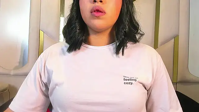 IsabellRodriguez18 online show from 06/10/26, 05:28