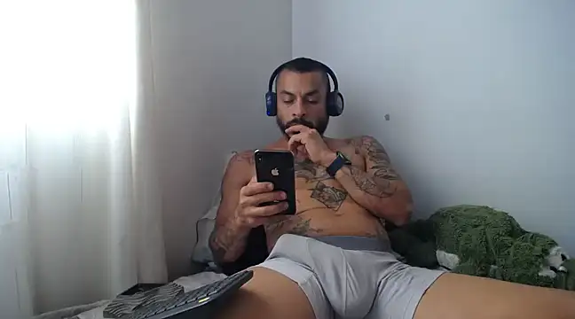 Snapshot of callme_douglas chatting on 02/04/25, 03:57 callme douglas online show from 02/04/25, 03:57