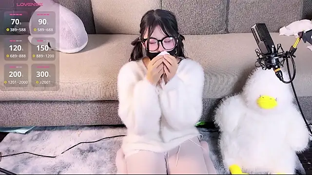 Snapshot of Yu_UwU_ chatting on 01/12/25, 03:36 Yu UwU  online show from 01/12/25, 03:36