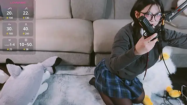 Snapshot of Yu_UwU_ chatting on 02/13/25, 02:42 Yu UwU  online show from 02/13/25, 02:42