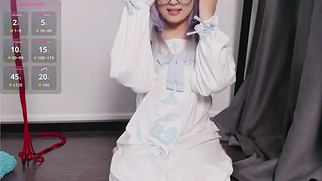 Snapshot of Yu_UwU_ chatting on 10/17/25, 01:57 Yu UwU  online show from 10/17/25, 01:57