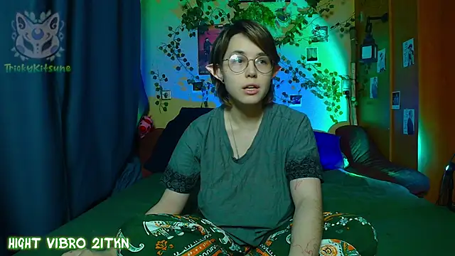 Snapshot of TrickyKitsune chatting on 04/30/26, 05:41 TrickyKitsune online show from 04/30/26, 05:41