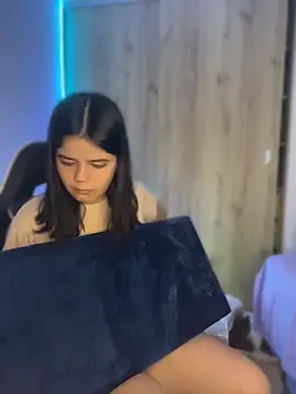 pretty angela1 online show from 04/16/26, 04:13