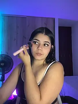 Snapshot of pretty_angela1 chatting on 06/19/26, 03:22 pretty angela1 online show from 06/19/26, 03:22