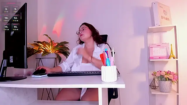 LunaPleasure online show from 04/09/26, 05:51