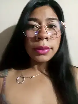 Pamelamilkk 1007 online show from 02/05/25, 09:36