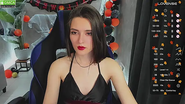 niki cutes online show from 10/31/25, 01:06