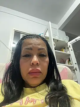 KarolRubi1 online show from 05/27/26, 01:57