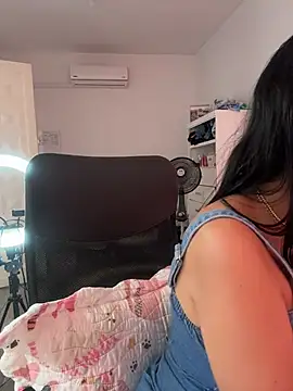 KarolRubi1 online show from 06/06/26, 04:44
